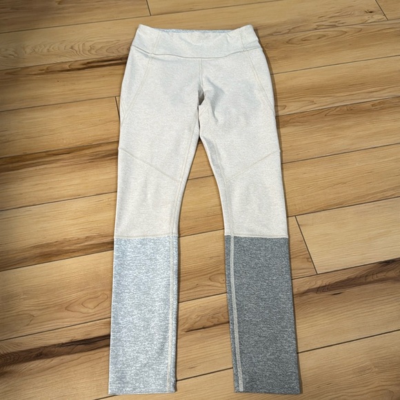 Outdoor Voices Cream and gray Colorblock leggings XS - Picture 2 of 8